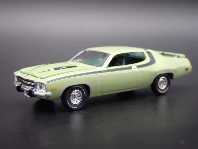 1973 73 Plymouth Road Runner 1/64 Scale Collectible Diorama Diecast Model Car