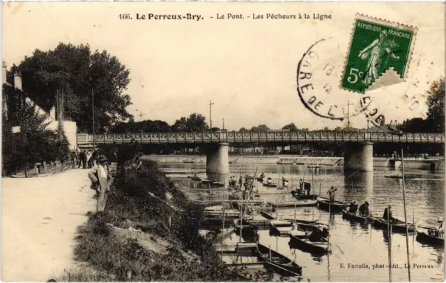 CPA Le Perreux Le Pont Les Pecheurs (1348524)