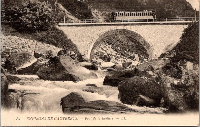 *47635 cpa approx. de Cauterets - Pont de la Raillère
