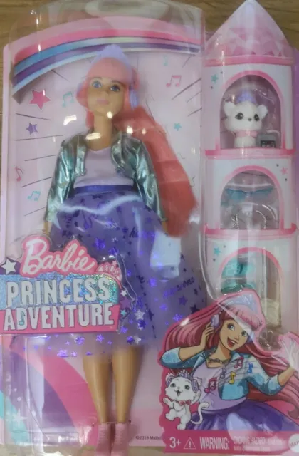 Barbie® Princess Adventure GML77 Deluxe Bambola margherita con cucciolo e accessori