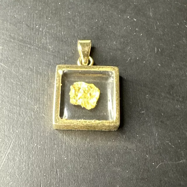 Ancien Pendentif Médaille Plaquer Or Breloque Ethnique DAXON feuilles d'or