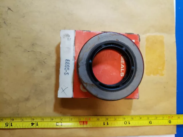 NOS National 8695S Oil Seal New In The Box! F+S!