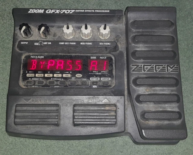 ZOOM GFX707 VINTAGE Guitar Digtal MultiFX EFfects Pedal TESTED AND