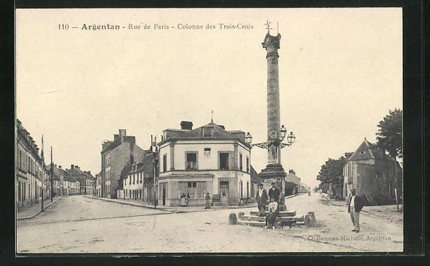 CPA Argentan, Rue de Paris, Colonne des Trois-Croix
