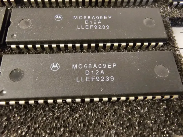 MOTOROLA MC68A09EP DIP-40 8-BIT 2x Stück