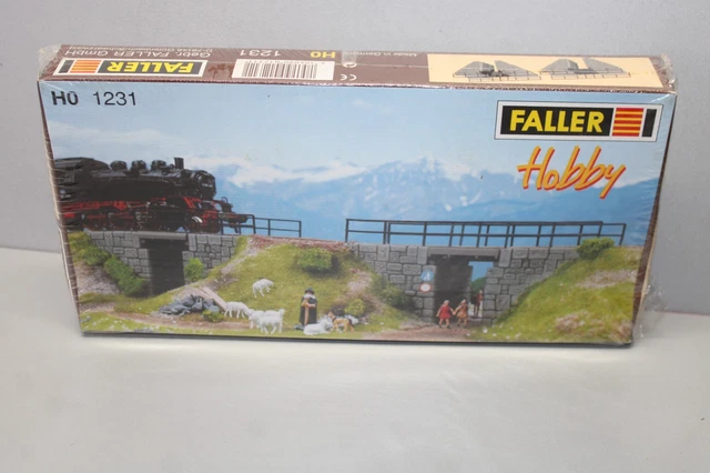 HO - 2 x Faller Tunnelportale / 2 portails de tunnels (Gebraucht) in