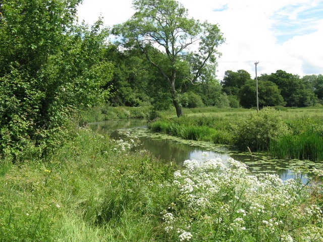 Photo 6x4 Almost a horseshoe bend in the River Arun near Loves bridge Bil c2009