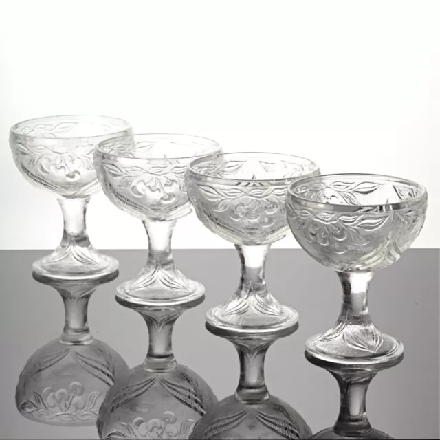 4 Dessertgläser Dessertschalen Pressglas Eisschalen Kirschen Kirsche Glas Gläser