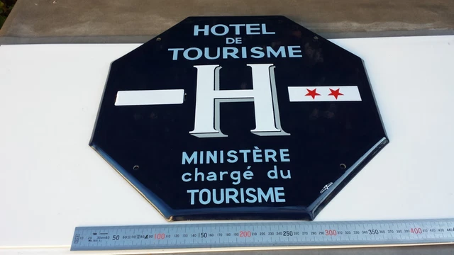 Plaque commémorative à l'entrée hôtel - Photo de Logis Hôtel Royal Saint-mart, Chamalieres