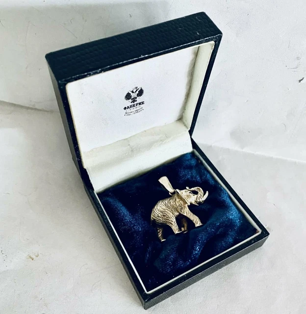 FABERGE Antique Imperial RUSSIAN Elephant Pendant charm with Sapphires, 56 Gold. FABERGE Antique Imperial RUSSIAN Elephant Pendant charm with Sapphires, 56 Gold.