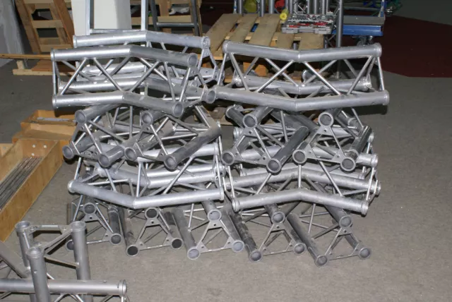 3-Punkt Traversen SONDERWINKEL -Truss - Eurotruss - Astralite - litestructures