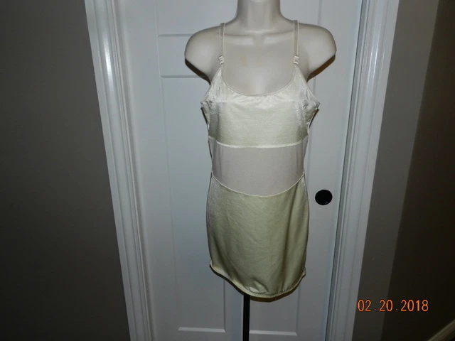 Shape & Slim Newport News Control Ivory Full Slip size M Medium