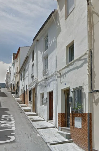 Village house in spain for sale in Valdepenas de Jaen Village house in spain for sale in Valdepenas de Jaen