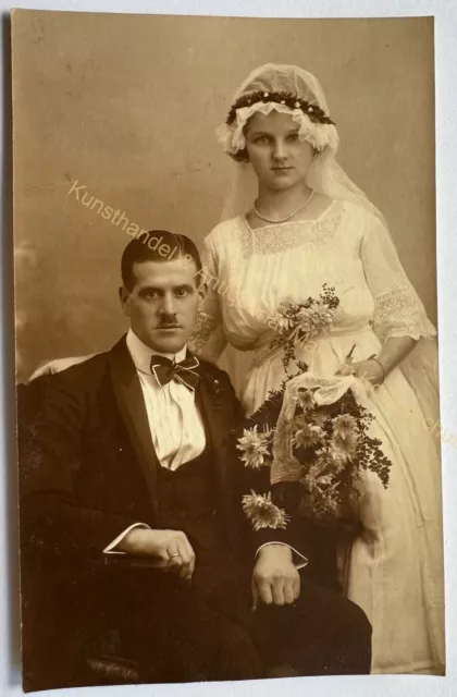 orig. Foto AK Hochzeit um 1920 Paar