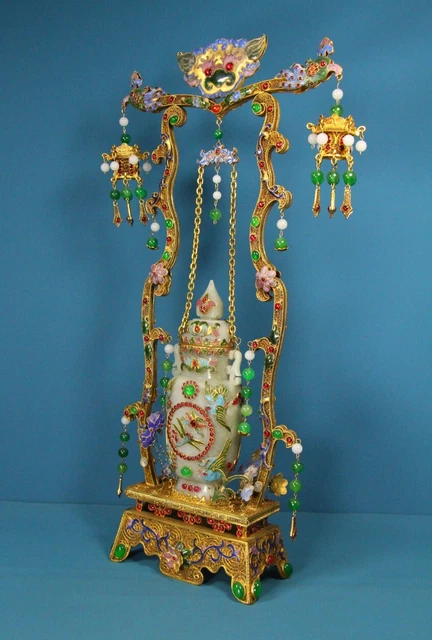 Chinese Exquisite Handmade Gilt Inlaid Gemstone Hetian Jade Chain Bottle 2