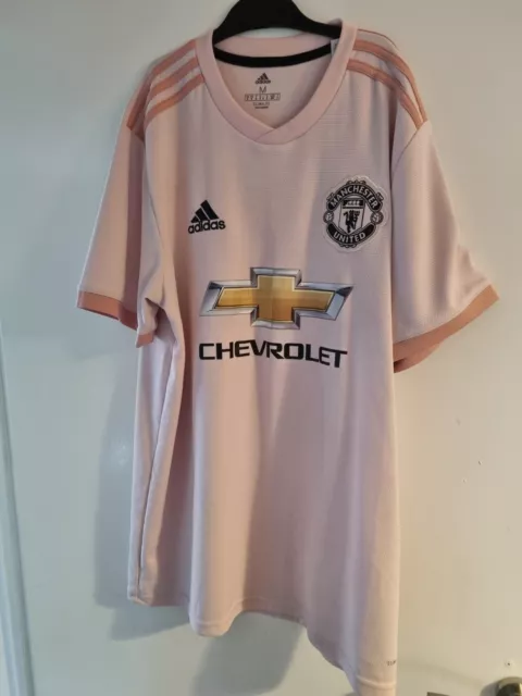Manchester united pink kit sales medium