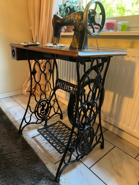 Alte Singer Nähmaschine Mit Tisch Wert SINGER NÄHMASCHINE GESTELL / Tisch alt / antik / Gestell Gusseisen