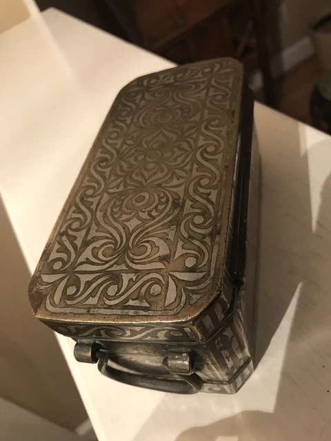 Antique 1890’s Mindanao Phillipines BETEL NUT BOX Bronze w/ Silver Inlay ART 2