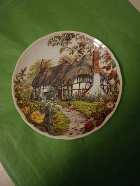 ‘Royal Albert’ Dream Cottages ‘Autumn’ 1993 Bone China Plate