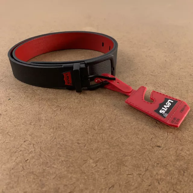 Levi's Boys Size Large (30-32) Black/Red Faux Leather Reversible Belt NWT