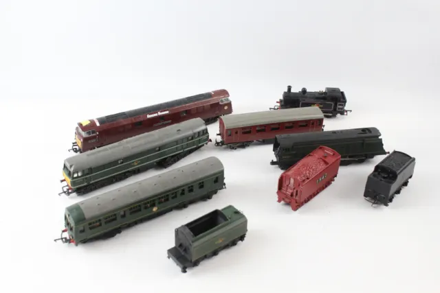 9 x Hornby / Triang OO Gauge Model Railways, Western Courier D1062 Loco, Etc