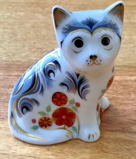 ROYAL CROWN DERBY “NICE KITTEN” PAPERWEIGHT FIGURE - Gold Stopper 22ct gold