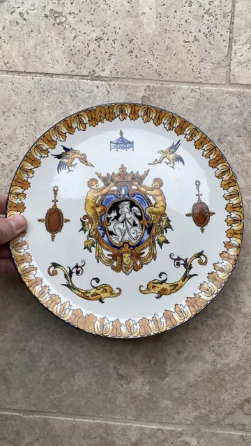 Plat à tarte ancien faience Gien renaissance blanc ange au dauphin (1876) 26cm