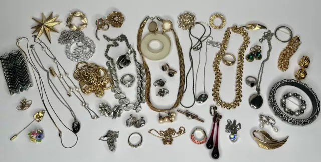 Large Estate Lot Of All Wearable VTG Costume Jewelry Pieces Necklace Ring Brooch