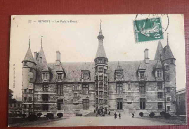 Cpa - 58 - Nevers - Le Palais Ducal
