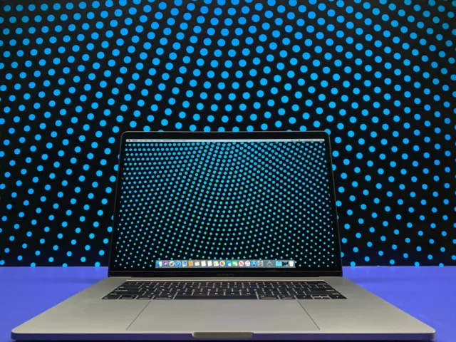 CYBER - 2019 Apple MacBook Pro 15" 6 Core i7 4.5GHz Turbo / 32GB RAM 256GB SSD
