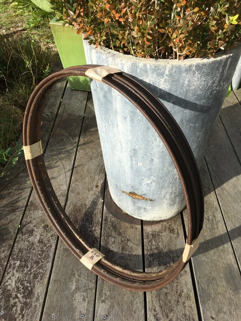 Roue Avant 700 Avec Chapeau Gendarme GORIKE AVA - Vélo Ancien Collection Eroica - Occasion