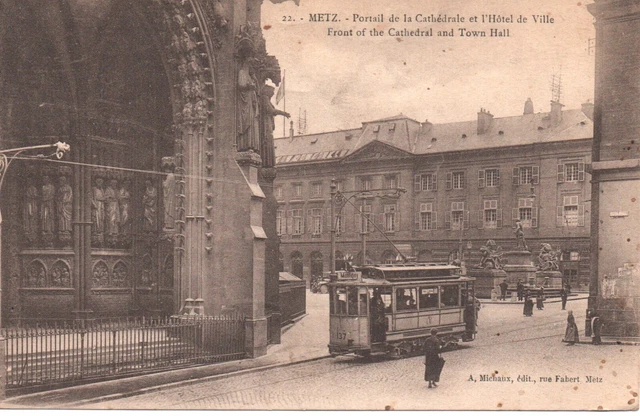 CPA - METZ - Portail de la Cathédrale et Hôtel de Ville -  Town Hall