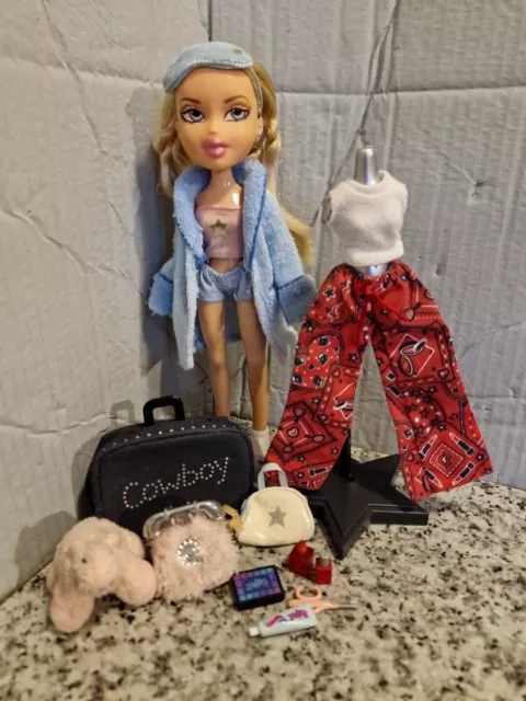 Bratz Slumber Party Cloe Original Outfit Plus Extra Including Teddy