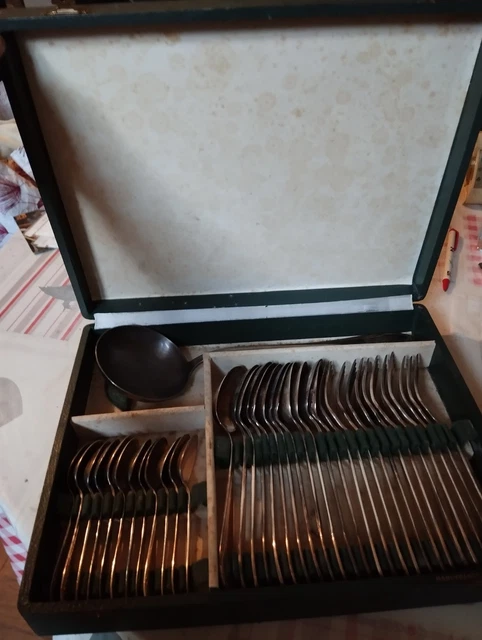 Ménagère Ercuis métal argenté – 33 pièces – Très bon état - Arts de la table