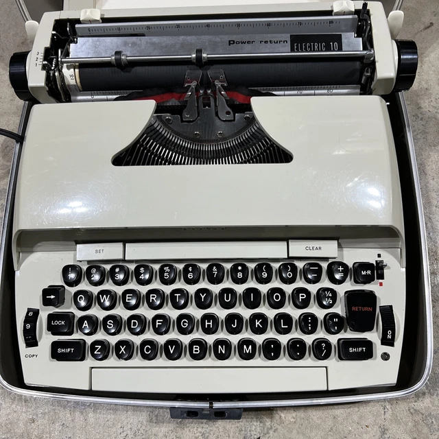 Vintage Sears  typewriter Model #871-53690  & case for restoration