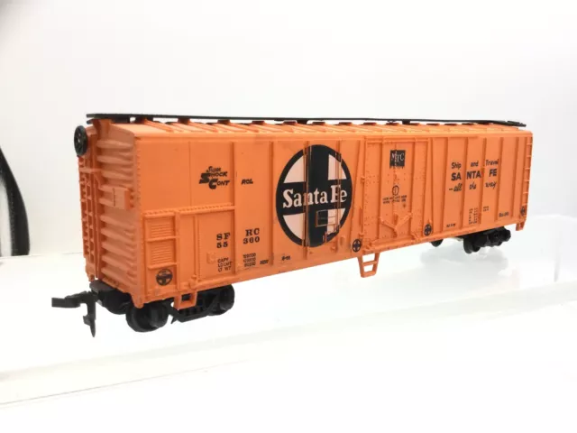 Bachmann 17902 HO Gauge 50' Reefer Santa Fe 55360 (L1)