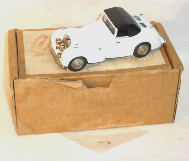 1/43 Minimarque white metal model car: 1947 Triumph Roadster (closed) White +Box