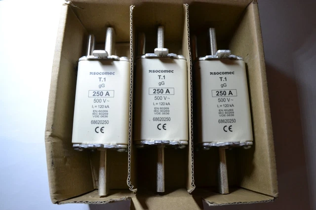 SOCOMEC - Fusible taille 1 avec percuteur  gG 250 A 500 V - 3 pcs - ref 68620250