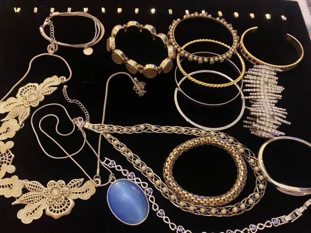 Small Job Lot Of Silver Gold Tone Vintage Jewellery Inc Diamanté Lot 25e