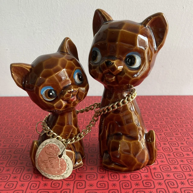Kitsch Pair Of Cats Ornaments With Chain & I Love You Tag Marked Foreign C. 60s