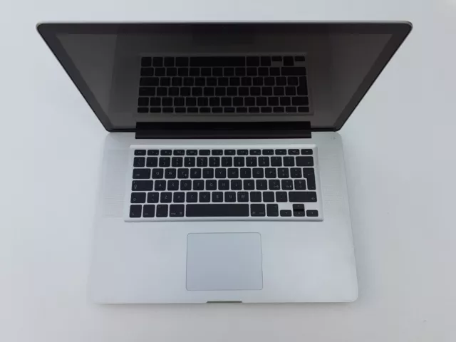 APPLE MACBOOK PRO A1286 Core i7 - NON FUNZIONANTE/PER RICAMBI