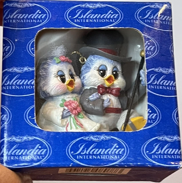 Islandia International Bird Wedding Couple Anthropomorphic Sonshine Promises 3