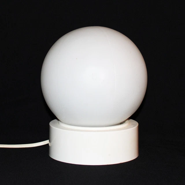 Petite lampe globe space age en opaline blanche vintage