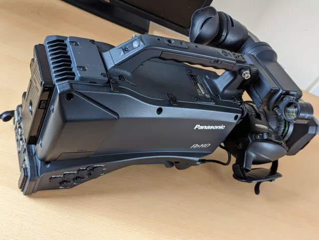 Panasonic AG-HPX371EBroadcast HD Camera I PAL/NTSC I HD Lens I With Camera Bag