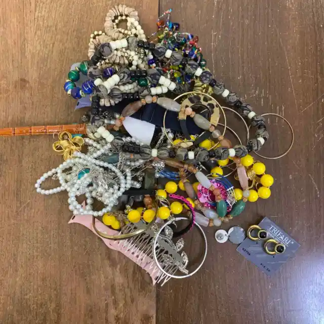 New Used - vintage modern - 30+ piece - jewelry bundle lot UNSORTED 1 lb 13 oz