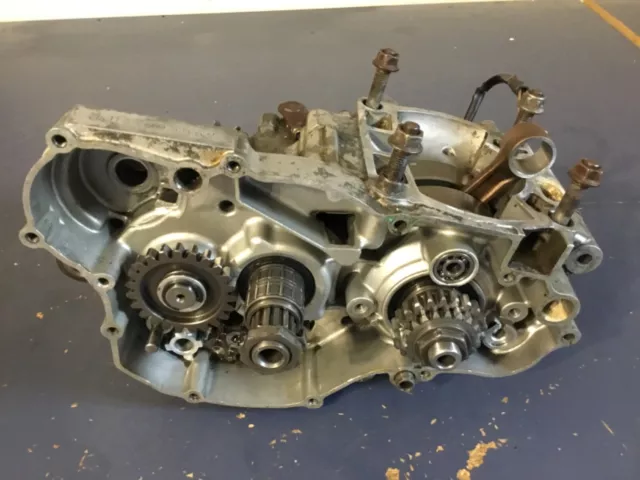 1989 89 Yamaha YZ250 YZ 250  bottom end motor engine gears case left right  OEM