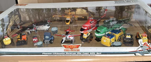 Disney Pixar Store Autos Flugzeuge ultimative Rettung Geschenkset Konvolut X13 Druckguss 1:43