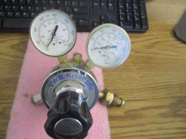 VWR Scientific Cat. No. 55850-110 Gas Regulator. Missing One Gauge Cover