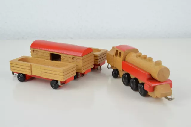 Kienel Spielzeug Holz Zug Lok mit Waggon Dampflok DDR