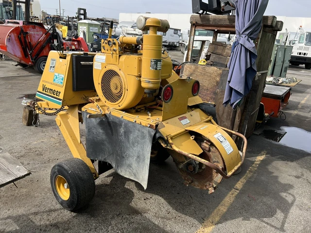 vermeer 630-B stump grinder towable